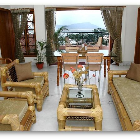 River Breeze Home A Comfort Stay Guwahati Exterior foto