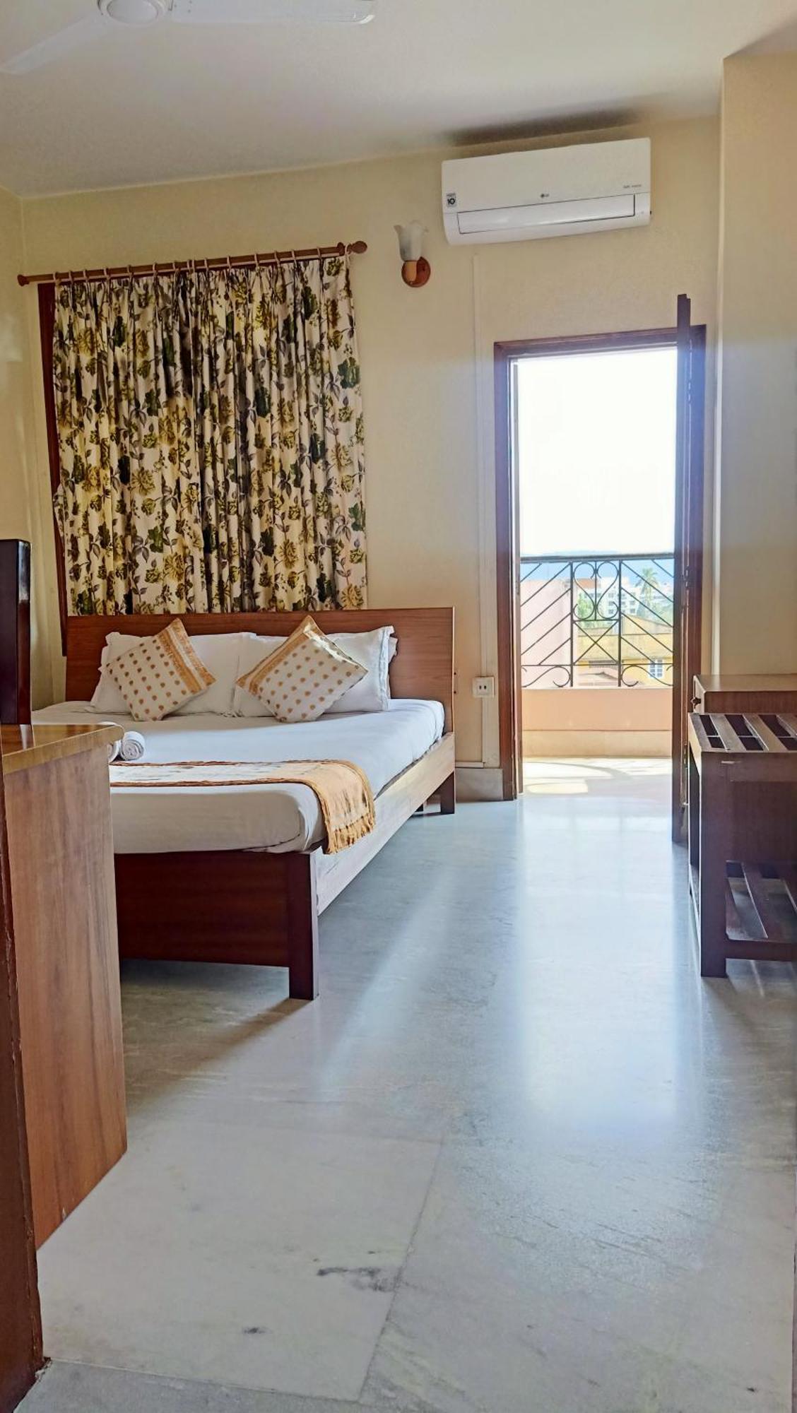 River Breeze Home A Comfort Stay Guwahati Exterior foto
